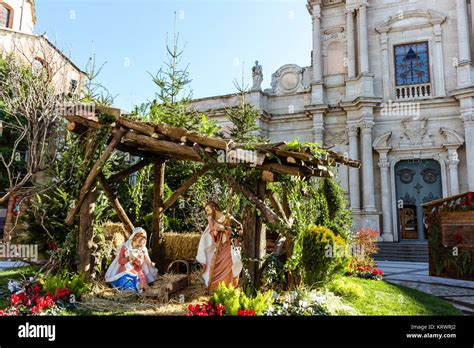 A typical Italian nativity scene Stock Photo - Alamy