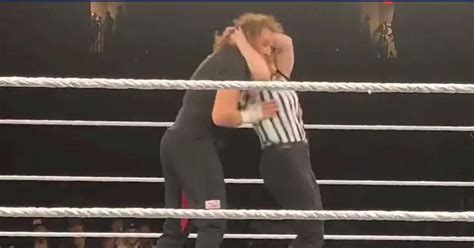 Watch Wwe Ref Jessika Carr Hits A Stunner On Sami Zayn At Wwe Live