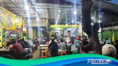 Warung Bebek Cak Mangun Probolinggo Jadi Jujukan Kuliner Saat Buka Puasa