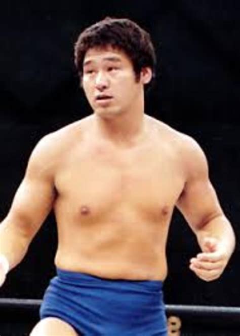 ジャンボ鶴田と天龍源一郎は、日本のプロレス界で非常に有名なレスラーです。 昭和から令和の格闘技とプロレス大百科