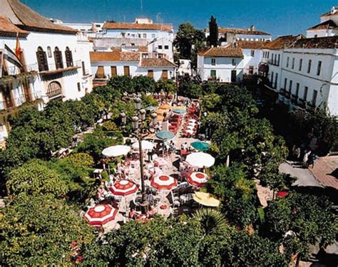 La Plaza De Los Naranjos En Marbella