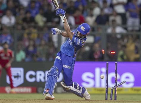 IPL 2023 What Is The Cost Of LED Stumps That Arshdeep Singh Broke In MI