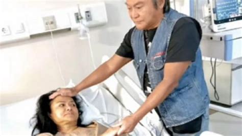 Geger Potret Betharia Sonata Terbaring Di Rumah Sakit Diduga Stroke