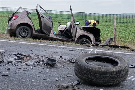 Tödlicher Unfall Renault Fahrer stirbt beim Überholen