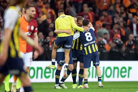 Fenerbah E Deplasmanda Galatasaray Ma Lup Etti