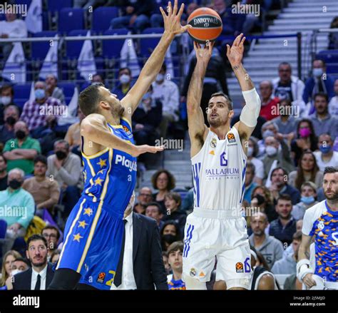 De Abril De Fotograf As E Im Genes De Alta Resoluci N Alamy