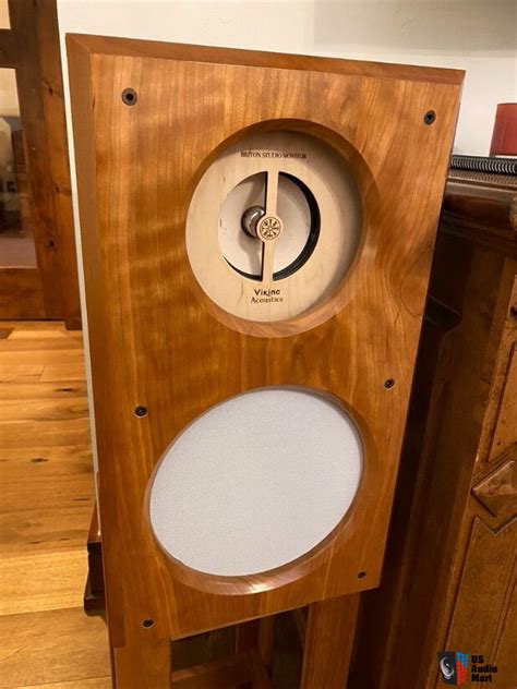 SALE PENDING Viking Acoustics Briton Monitors Excellent Shape