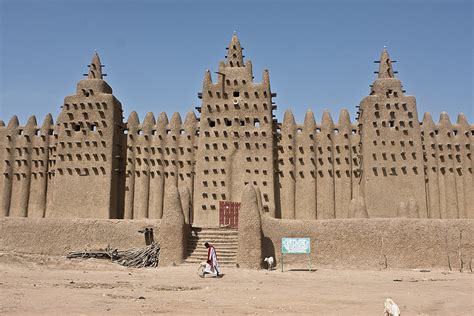 Ancient mud buildings in the Muslim world are spectacular and ...