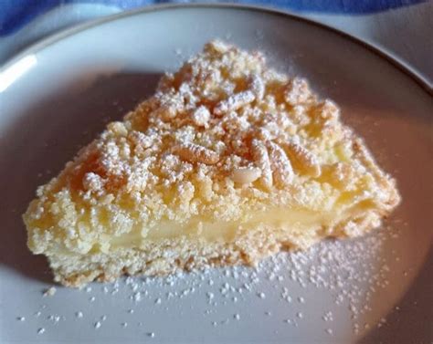 Sbriciolata Favola Della Nonna Con Crema Dolce Ripieno Cremoso