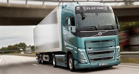 Amazon orders 20 electric trucks from Volvo | Electrek