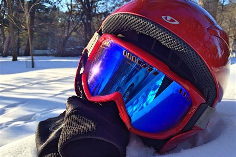 Ski Goggles - A Buying Guide - SportXpertZ