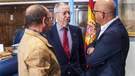 La Diputaci N De Ourense Distinguir Al Fil Logo Antonio Carre O