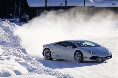 Watch These Lamborghini Huracans Drift All Over This Snowy Track