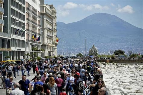 Nuovo Boom Del Turismo Napoli Supera Per La Prima Volta Roma