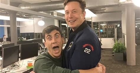 Un influencer devenit celebru după ce s a întâlnit cu Elon Musk ar