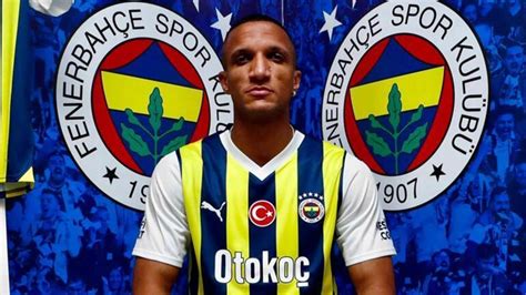 Fenerbahçe Rodrigo Becao transferini bu görüntülerle açıkladı