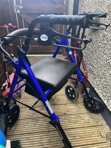 Drive Devilbiss Healthcare R8 Blue Lightweight Aluminium Rollator With