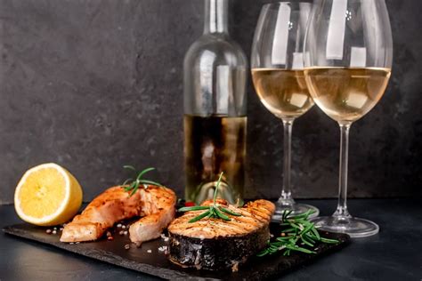 7 Vinos Blancos Para Semana Santa Y Su Maridaje De Pescados Y Mariscos