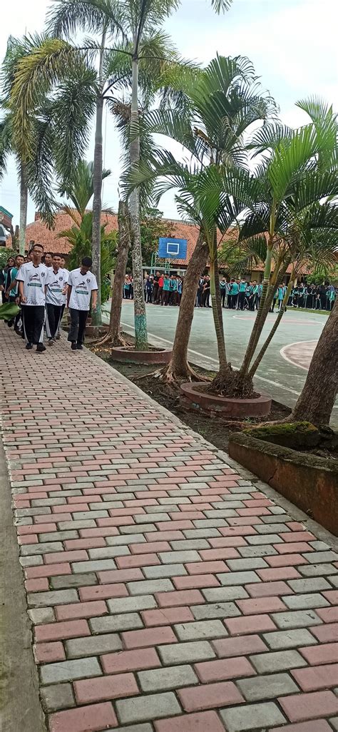 Gerakan Jumat Sehat Smansata Jalan Sehat Sma Negeri Petanahan