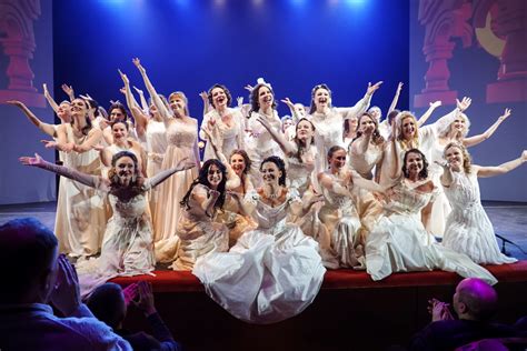 В «Геликон-опере» молодожены смогут заключить брак в День рождения ...