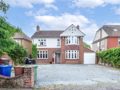 4 Bed Detached House For Sale In Lodge Lane Grays Rm17 Zoopla