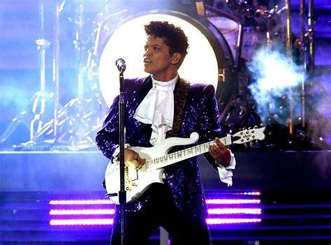 Prince received a fitting tribute at the 2017 Grammy Awards