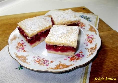 Klasszikus meggyes pite Fehér Katica receptje Cookpad receptek