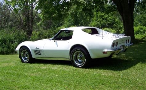 Classic White 1977 Chevrolet Corvette