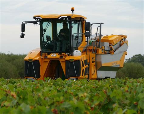 Gm7 4 machine à vendanger gregoire puissance 136 ch 100 kw à 2