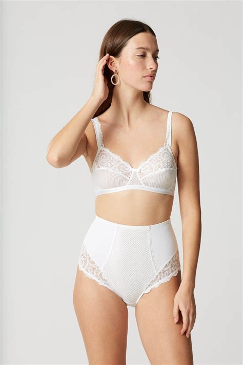 Culotte Sculptante Blanche En Dentelle De Calais Gaby Maison Lejaby