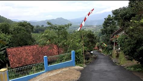 Jalan Menuju Batugara Mulus Warga Syukuran Potong Tumpeng Kabupaten