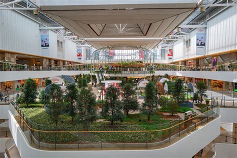 Where to Shop in Seoul: Luxury Korean Shopping Malls