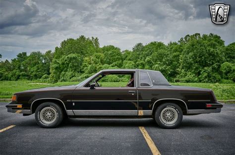 Black 1987 Oldsmobile Cutlass Coupe 50l V8 4bl Ohv Automatic Available