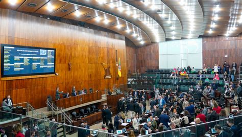 Deputados aprovam PEC dos Símbolos em primeiro turno