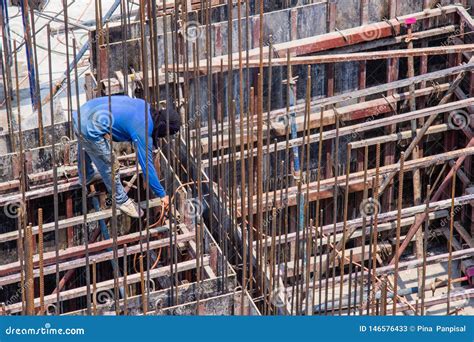 Trabajador De Soldadura Industrial Para La Construcci N Del Trabajo De