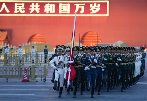 国庆升旗仪式在天安门广场举行 图片频道 人民网