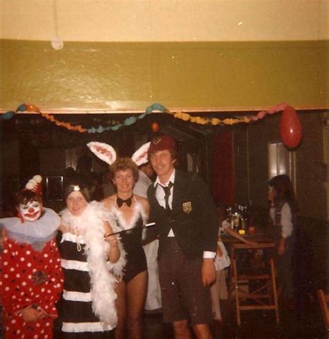 44 Color Snaps That Show How The 1980s New Years Eve Parties Were Like