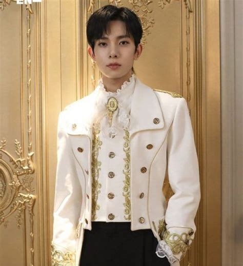 Pin By Aranza Isabella On Heeseung Outfits Fashion Prince Clothes