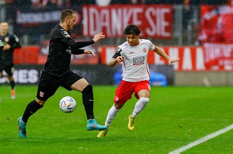 Rot Weiss Essen Hallescher FC Rot Weiss Essen