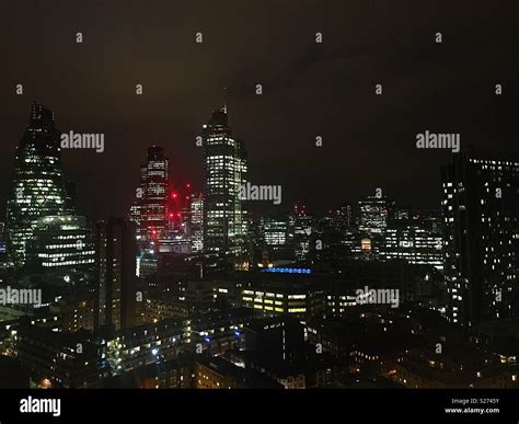 London skyline at night Stock Photo - Alamy