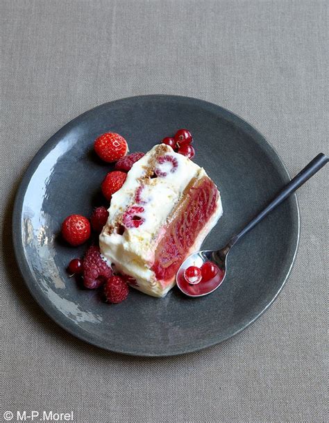 Tiramisu Aux Fruits Rouges Pour Personnes Recettes Elle Table