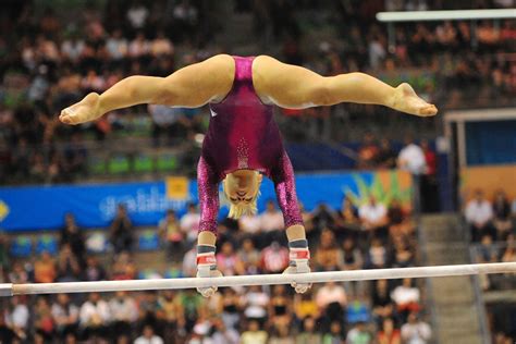 Shawn Johnson Kyfun Olympic Gymnast Womens Gymnastics Uneven Bars Gymnastics Photos Olympic