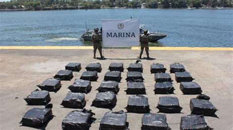 La Marina de México decomisa casi dos toneladas de cocaína en Michoacán