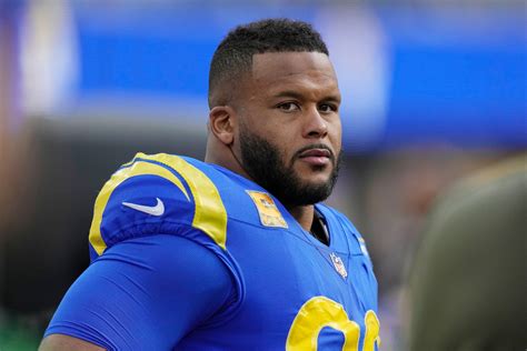 Aaron Donald, stellar Rams defensive tackle, announces his retirement ...