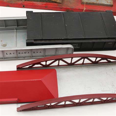 American Flyer Model Train Set Accessories and Buildings | EBTH