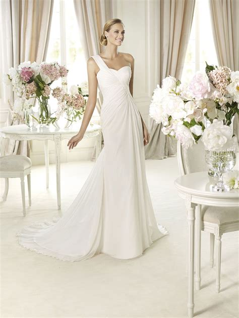 Svatební šaty Paris Pronovias Pronovias wedding dress Bridal gowns