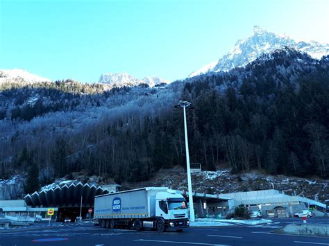 Haute Savoie Coronavirus Pas De Mesures Au Tunnel Du Mont Blanc