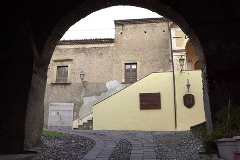 Il Castello Di Altomonte E Torre Normanna ARCHEOPOLLINO