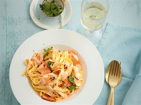 Lachs Sahnesoße zu Nudeln von Angel Kessy Chefkoch