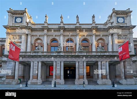 the royal academy london Stock Photo - Alamy